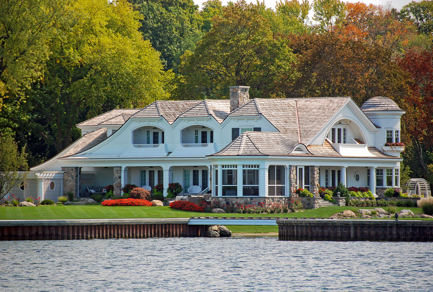 13 Gorgeus Villa On Lake