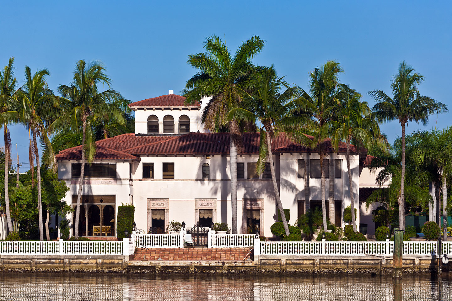 21 Renovated Villa Water Front
